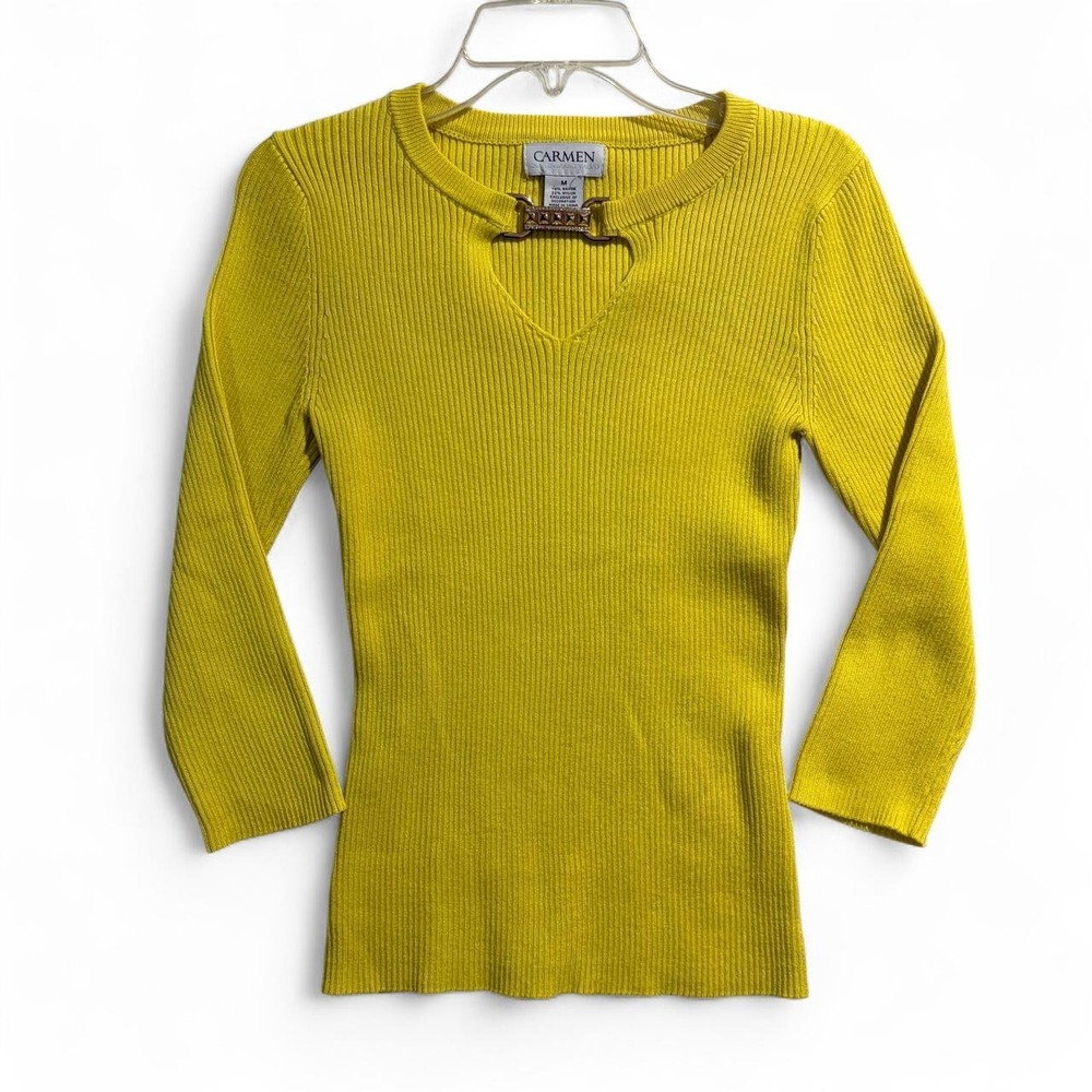 Carmen Marc Valvo Yellow Ribbed Knit 3/4 Sleeve Top Gold Buckle Detail Womens M